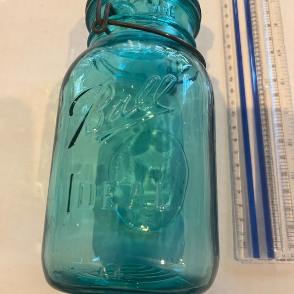 Centennial Ball Mason jar, turquoise glass - Picture 5 of 5